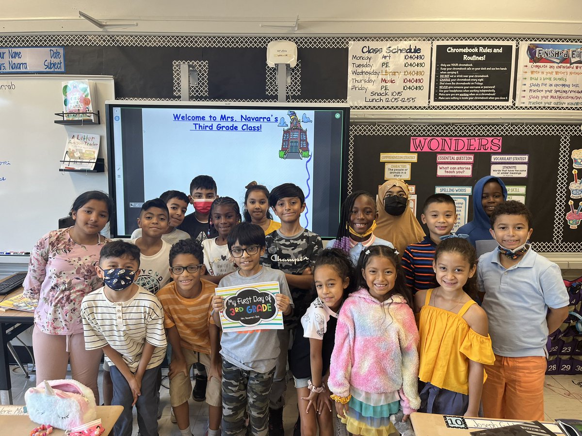 NavarraMrs's tweet photo. A great first day in room 220! #TeamNav #TeamWheeler #Youbelong @WheelerAvenue @VS13UFSD https://t.co/4Yn6rPrGvx