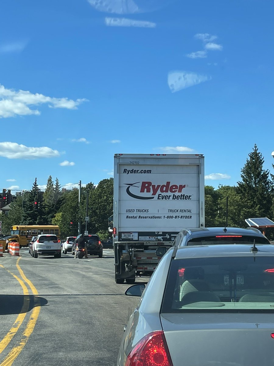 MGrdina's tweet photo. @CityOfBoston the no right on red on the corner of Washington and Chelsea streets in Charlestown is an unnecessary traffic nightmare!! The entire bridge is backed up and hardly anyone gets through the light bc everyone waiting to turn right is backing up the entire bridge. HELP! https://t.co/V3fb0MpI6o