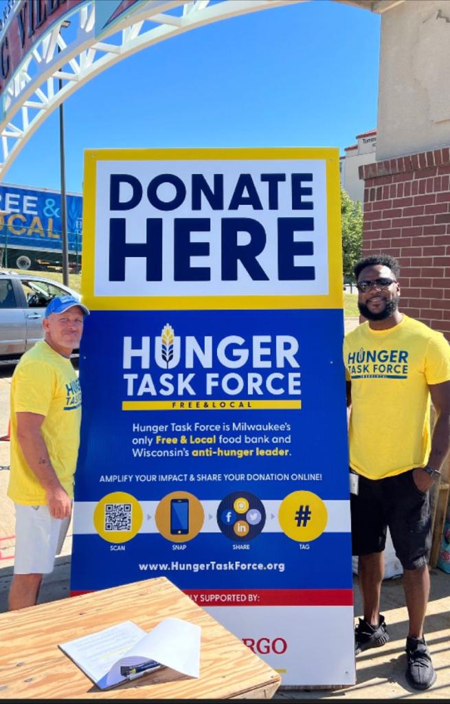 Let’s give it up for Nathan and Damien making a difference in their community. They took to the Wisconsin State Fair to raise money and spread the word about their local food bank.

Thanks for volunteering and living those #LifeAtATT values. 💙