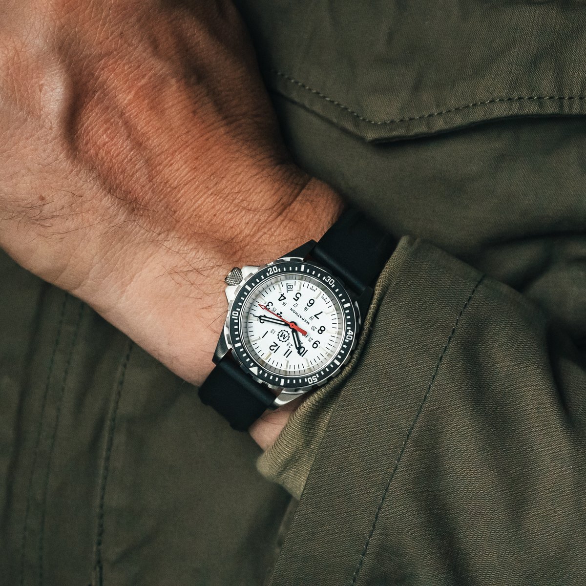 marathonwatch's tweet photo. The 36mm Arctic Edition MSAR Quartz provides clear visibility in a compact case. For a limited time, receive 20% off all MSAR watches during our MSAR Sale, on until September 8th. 

Tap to shop the sale. https://t.co/KTUYt6AuI9

#MarathonWatch #BestInTheLongRun #ArcticCollection https://t.co/V9eQwHz5qf