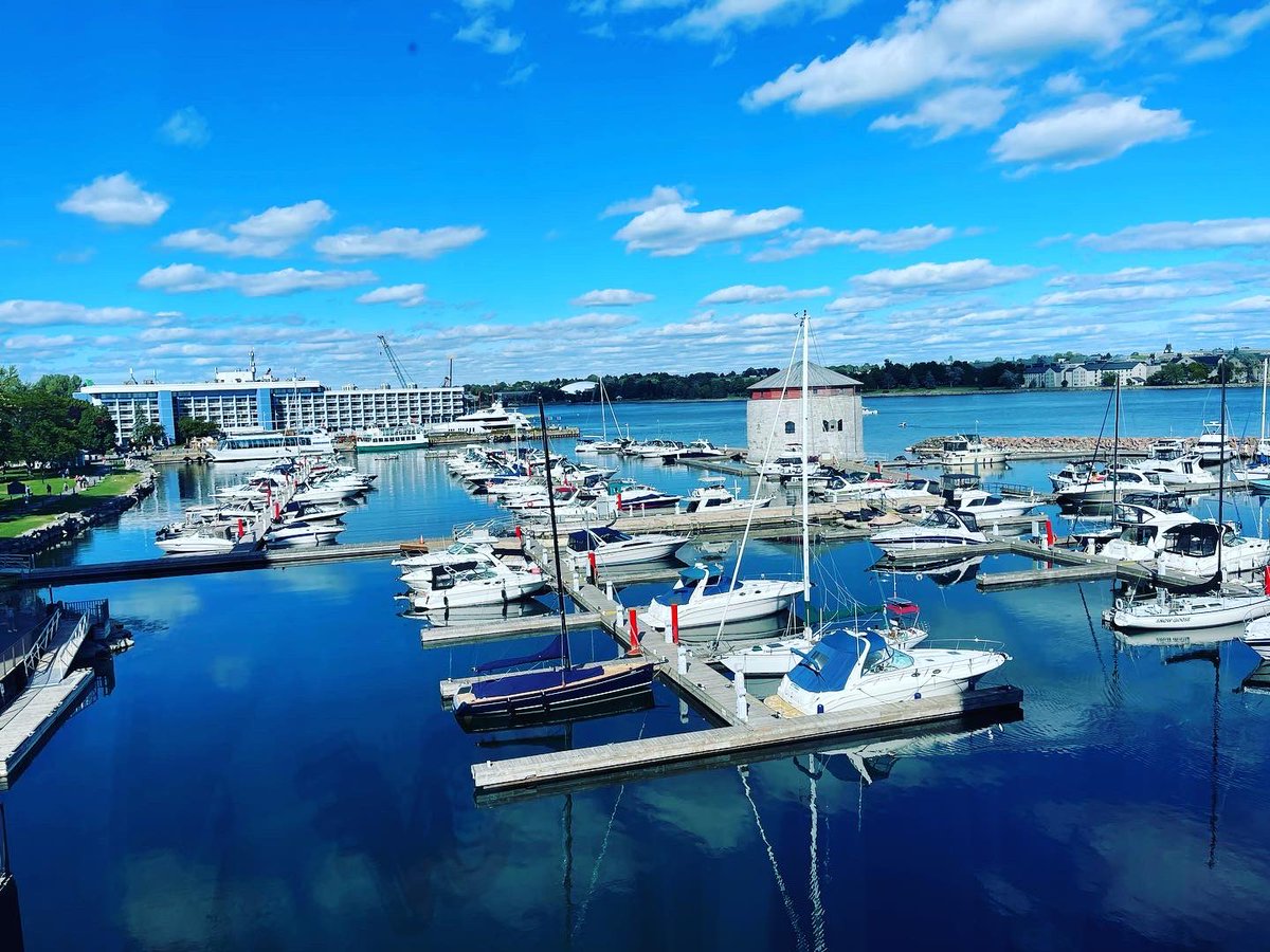 #Kingston 

ヘリコプター初めて乗りました

Mi primera viaje en un helicóptero