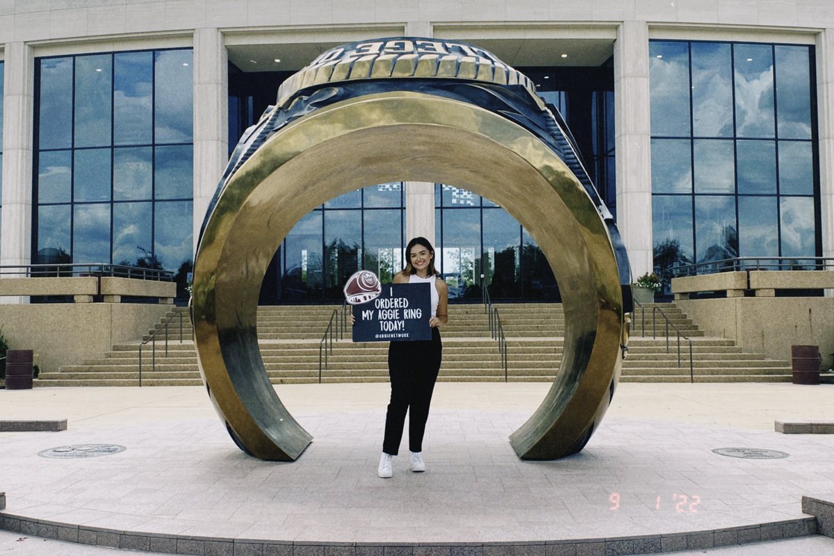 naomirdzzz's tweet photo. practices for the 💍 dunk starts today https://t.co/TvOBfLSKie