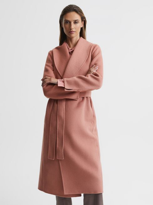 FaveThingCom's tweet image. A stunning hand-finished women's jacket, perfect for the coming fall season! Check out the Shawl Collar Blindseam Long Coat on FaveThing: favething.com/o-campbell/com… #FaveThing #LongCoat #BlindseamLongCoat #ShawlCollar #WomensFashion #FallFashion #Reiss
