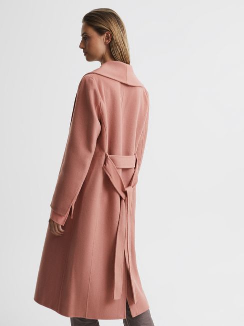 FaveThingCom's tweet image. A stunning hand-finished women's jacket, perfect for the coming fall season! Check out the Shawl Collar Blindseam Long Coat on FaveThing: favething.com/o-campbell/com… #FaveThing #LongCoat #BlindseamLongCoat #ShawlCollar #WomensFashion #FallFashion #Reiss