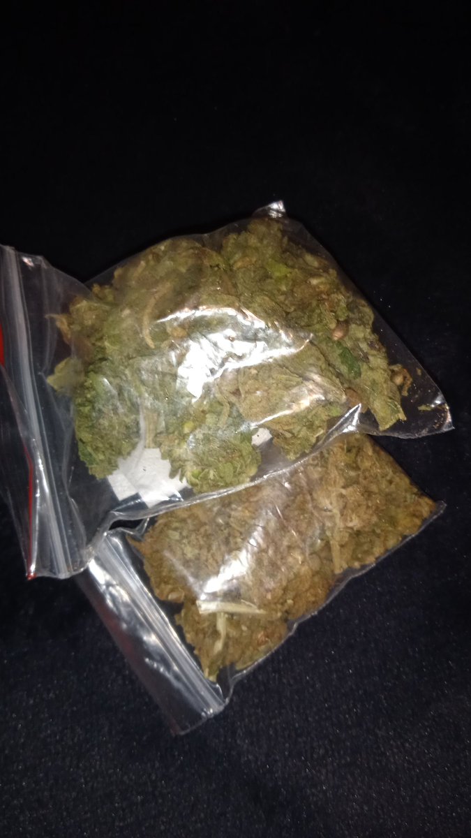 Ghost21099759's tweet photo. @AfricanTourxx Let's get high together 😉 https://t.co/1LYXWA79bN