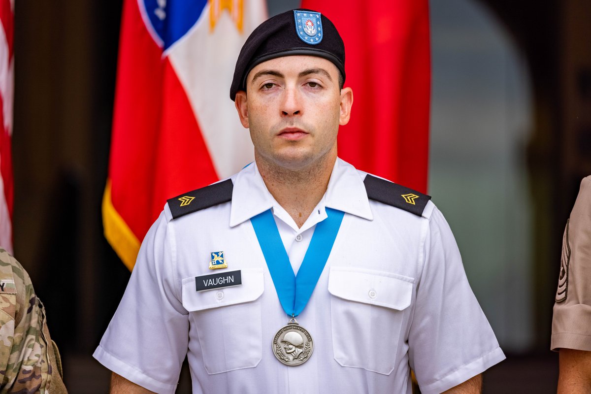 ARMYSOUTH's tweet photo. Please join us in congratulating Sgt. Vaughn for his induction into the Sgt. Audie Murphy Club, a @USArmy organization for NCOs whose #leadership achievements and performance merit special recognition.
@16thSMA @NCOLCoE @NCOJournal @Southcom https://t.co/Mhl1CsJBji