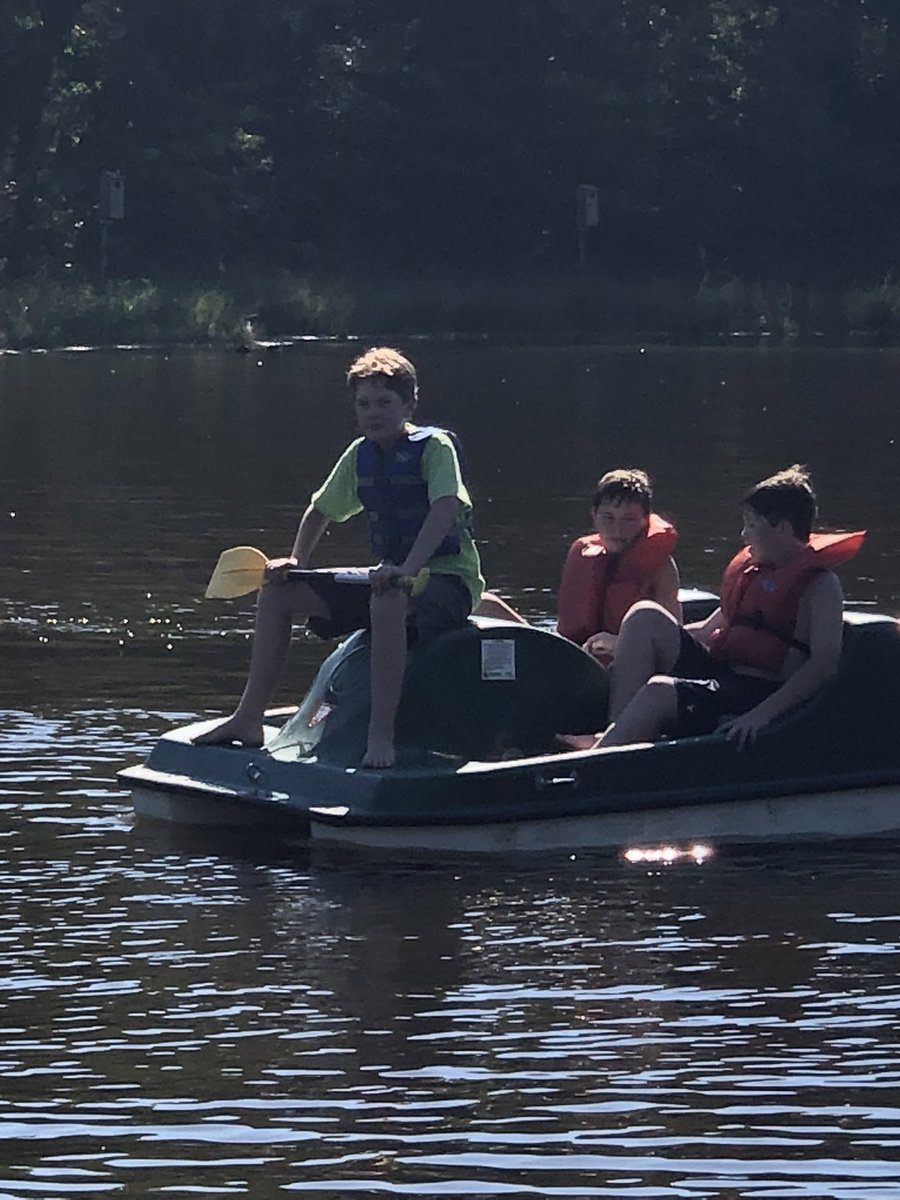 WCDS_Middle's tweet photo. Boating life at Victory Mountain Camp! #WCDSMiddleSchool https://t.co/KMkC749ubX