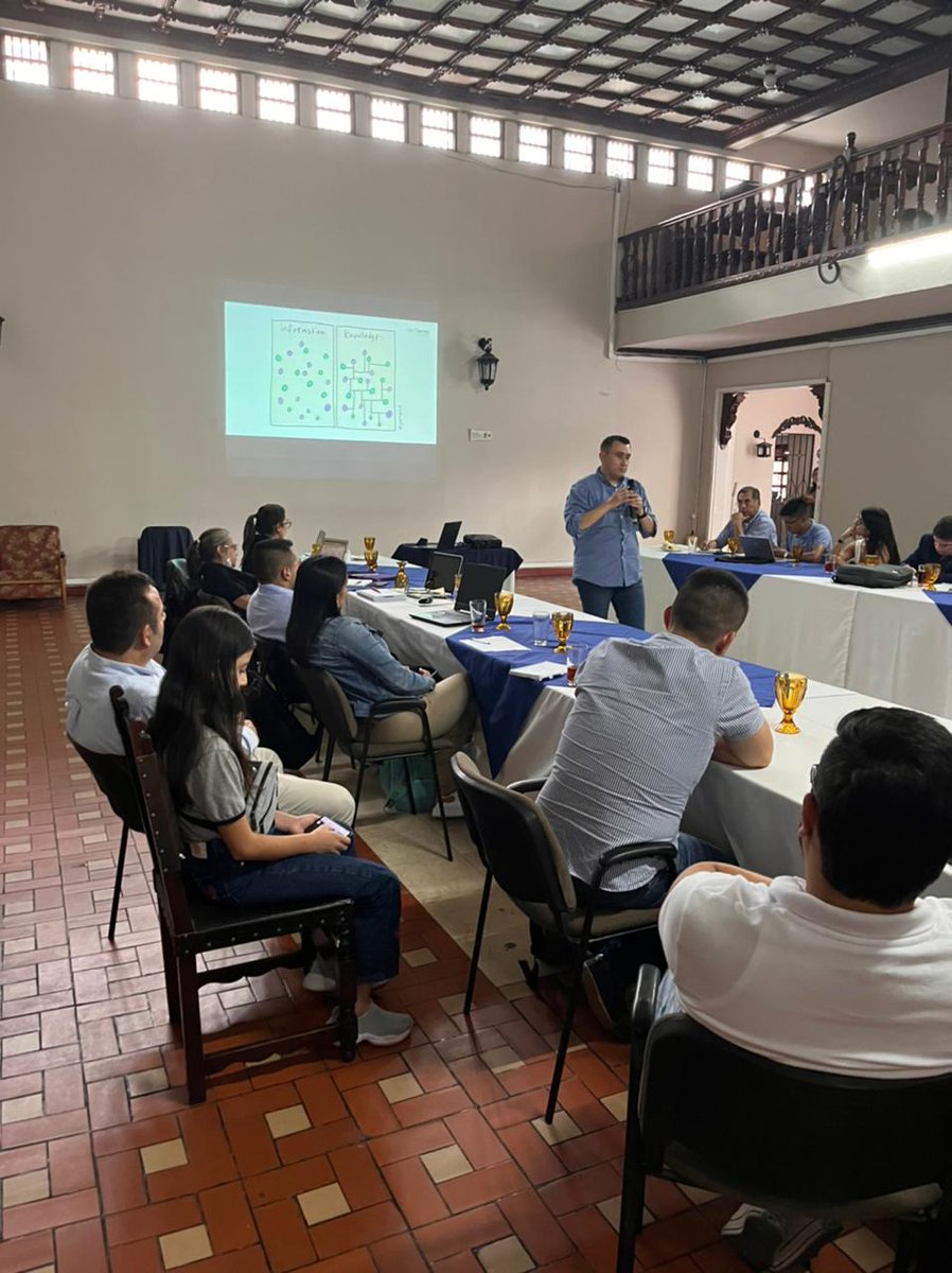 SwissTierrasCol's tweet photo. 📣 Con #CiuData+ de #SECO nos unimos para realizar transferencia del #SAT y el Modelo #LADM_COL a los funcionarios de Popayán. Fue una jornada de capacitación el 25 y 26 de agosto liderada por nuestro consultor Andrés Guarín. https://t.co/jvNAaXcMMv