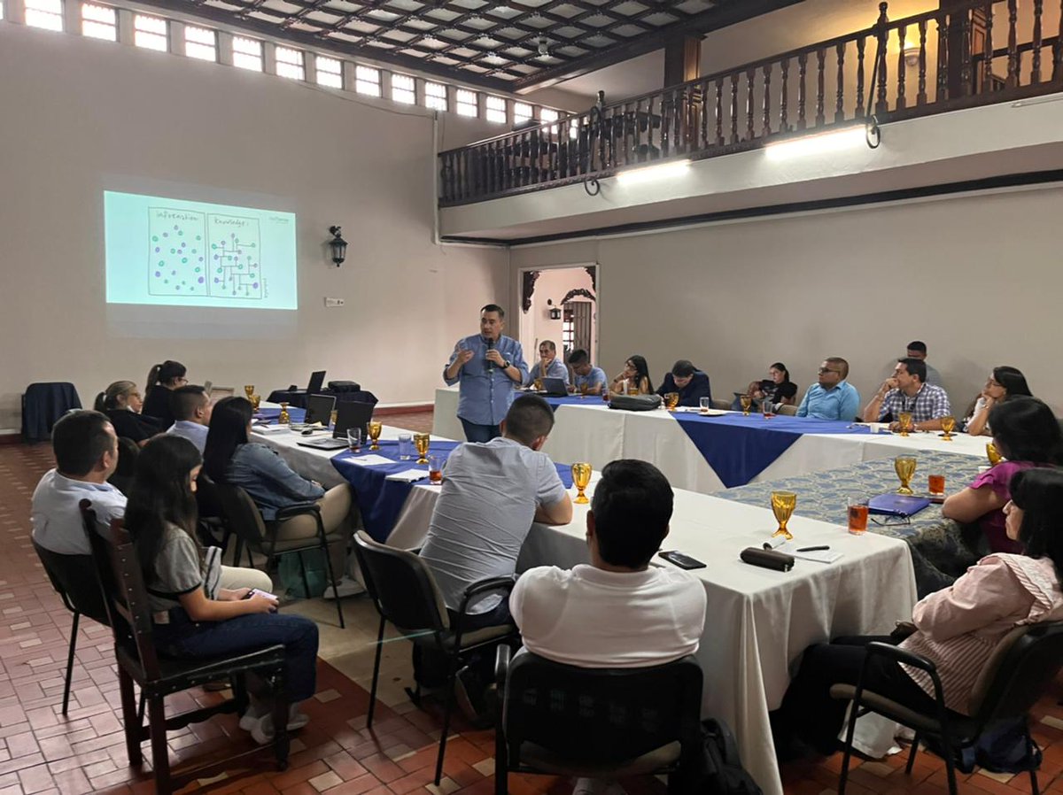 SwissTierrasCol's tweet photo. 📣 Con #CiuData+ de #SECO nos unimos para realizar transferencia del #SAT y el Modelo #LADM_COL a los funcionarios de Popayán. Fue una jornada de capacitación el 25 y 26 de agosto liderada por nuestro consultor Andrés Guarín. https://t.co/jvNAaXcMMv