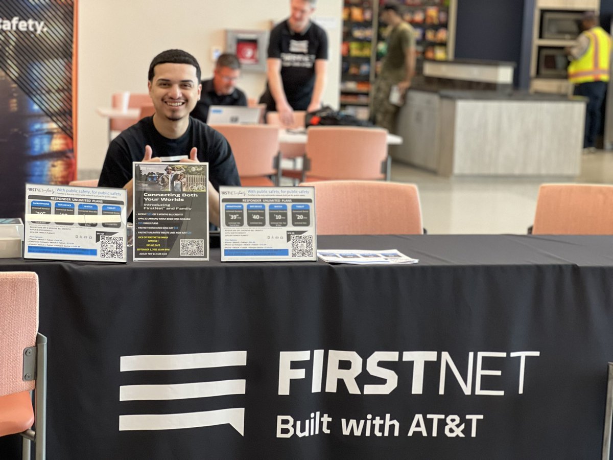 AshleyRFew's tweet photo. Fantastic FIRSTNET event! Love serving our first responders! #firstnet @Stephanie_L24 @Rainey_5335 @Resqme63 https://t.co/Mt5Q19GCNn