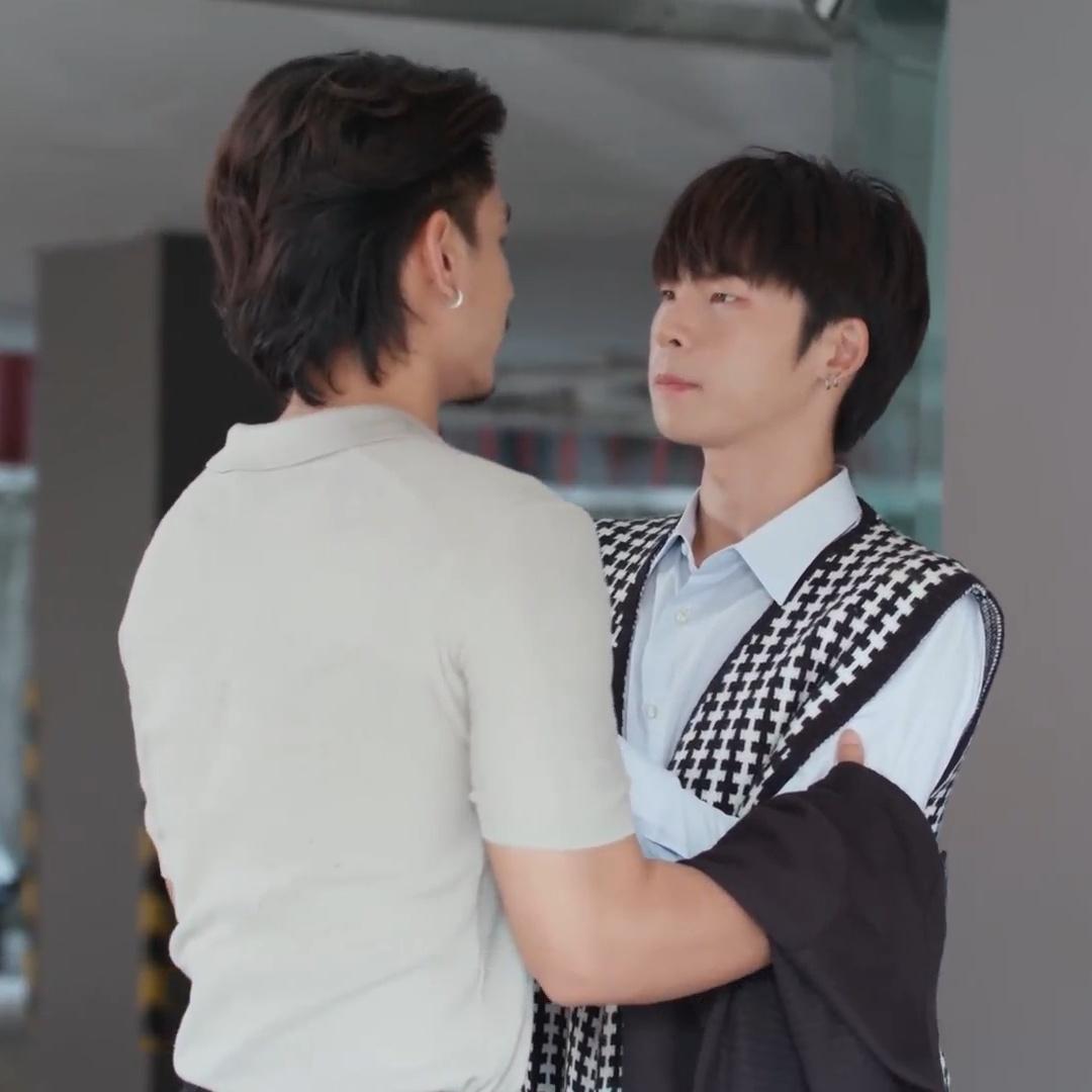 alehfeels's tweet photo. já chega assim agarrando? se manque viu??

#WorkFromHeart
#WorkFromHeartEP2 https://t.co/XyV7ym8oCj