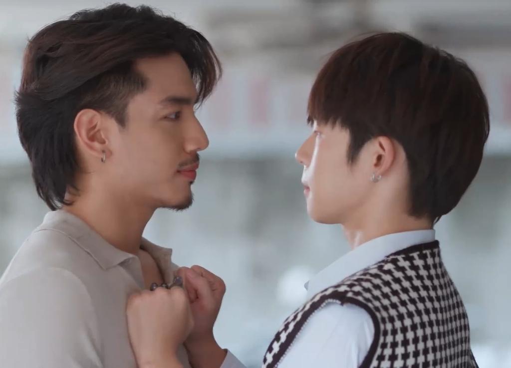 alehfeels's tweet photo. já chega assim agarrando? se manque viu??

#WorkFromHeart
#WorkFromHeartEP2 https://t.co/XyV7ym8oCj