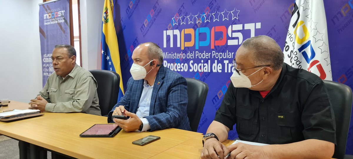 torrealbaf's tweet photo. En el marco del pliego de peticiones entregado por la @cbolivariana, hoy me reuní con la Federación de l@s Trabajador@s del Sector Público FENTRASEP, reafirmando el compromiso del Acuerdo Marco para el crecimiento económico y la estabilidad laboral.

@NicolasMaduro
#ElMetroRenace https://t.co/bnsoJ9o3Ea