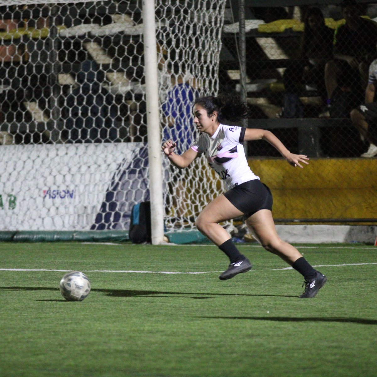 _distintosfc's tweet photo. ¡LAS CHICAS ON FIRE! 🔥

#MásQueUnaFamilia 🙌🏽

📸: @ClariRiquelme_ https://t.co/wHsFCuDjqJ