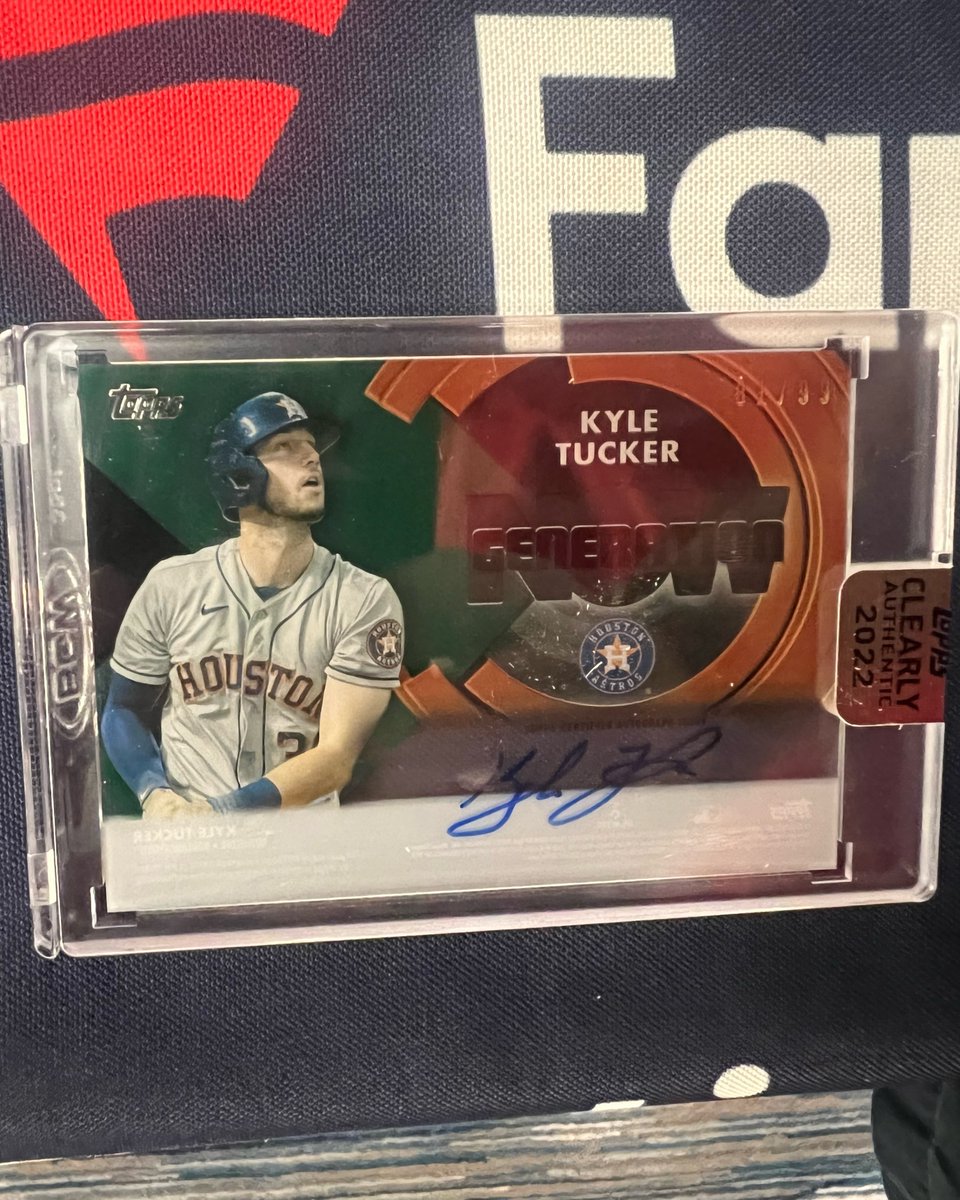 Topps tweet media