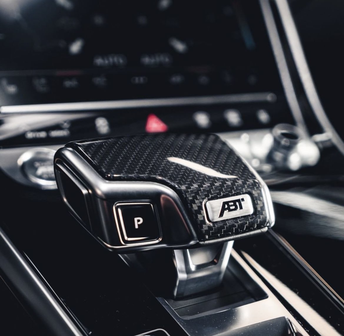 LuxuryCars365's tweet photo. Audi RSQ8 🕊 https://t.co/3ZHdtOY6F7