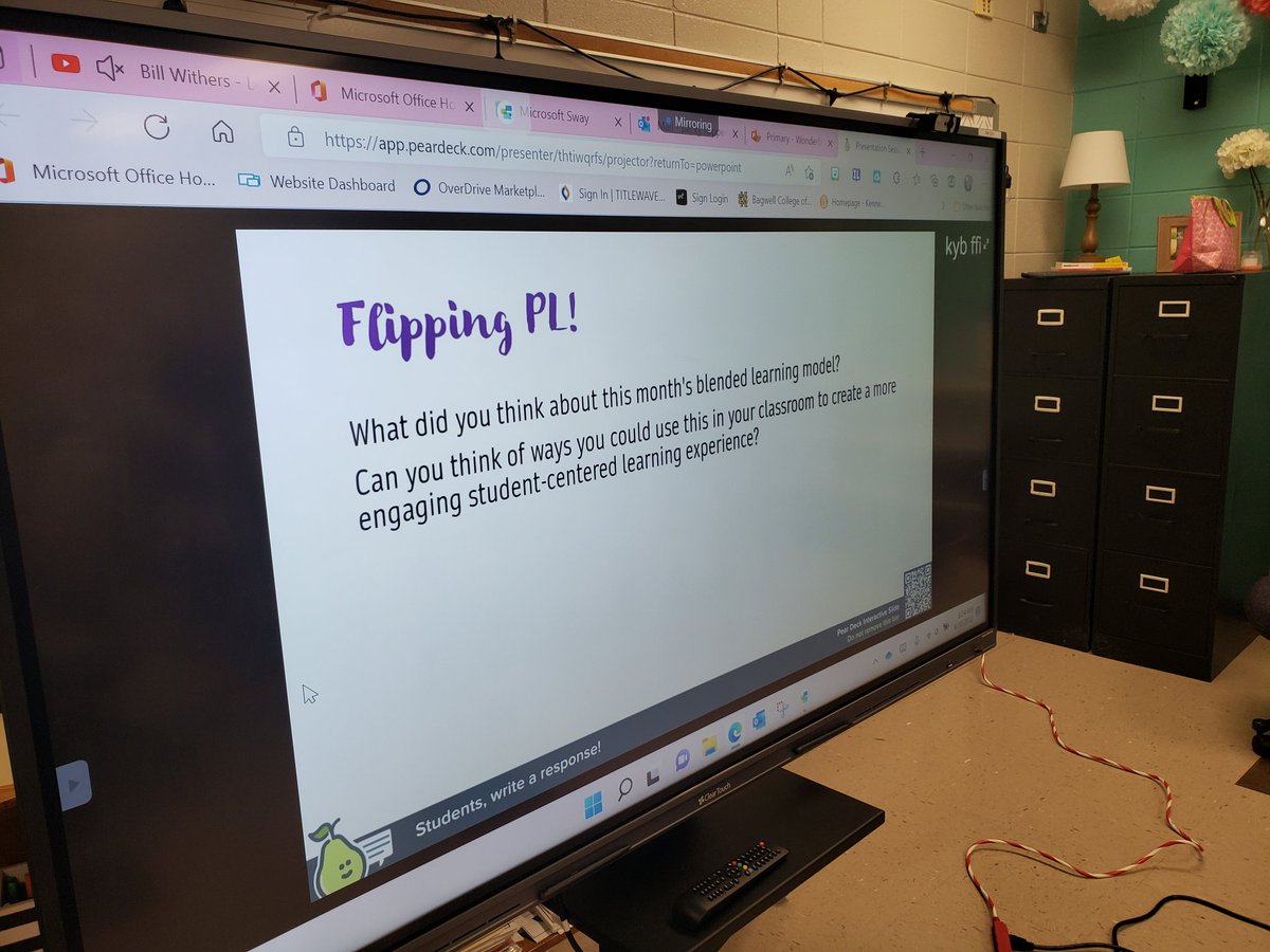 BeckyNipper's tweet image. It&apos;s a Poppin&apos; PL party this week...✅ out my theme! I flipped PL, and gave teachers time to explore tools like @wakelet on their own...then we shared ideas at our in-person session. Also shared how Wakelet collections embed in other platforms! #blendedlearning #blendingtools