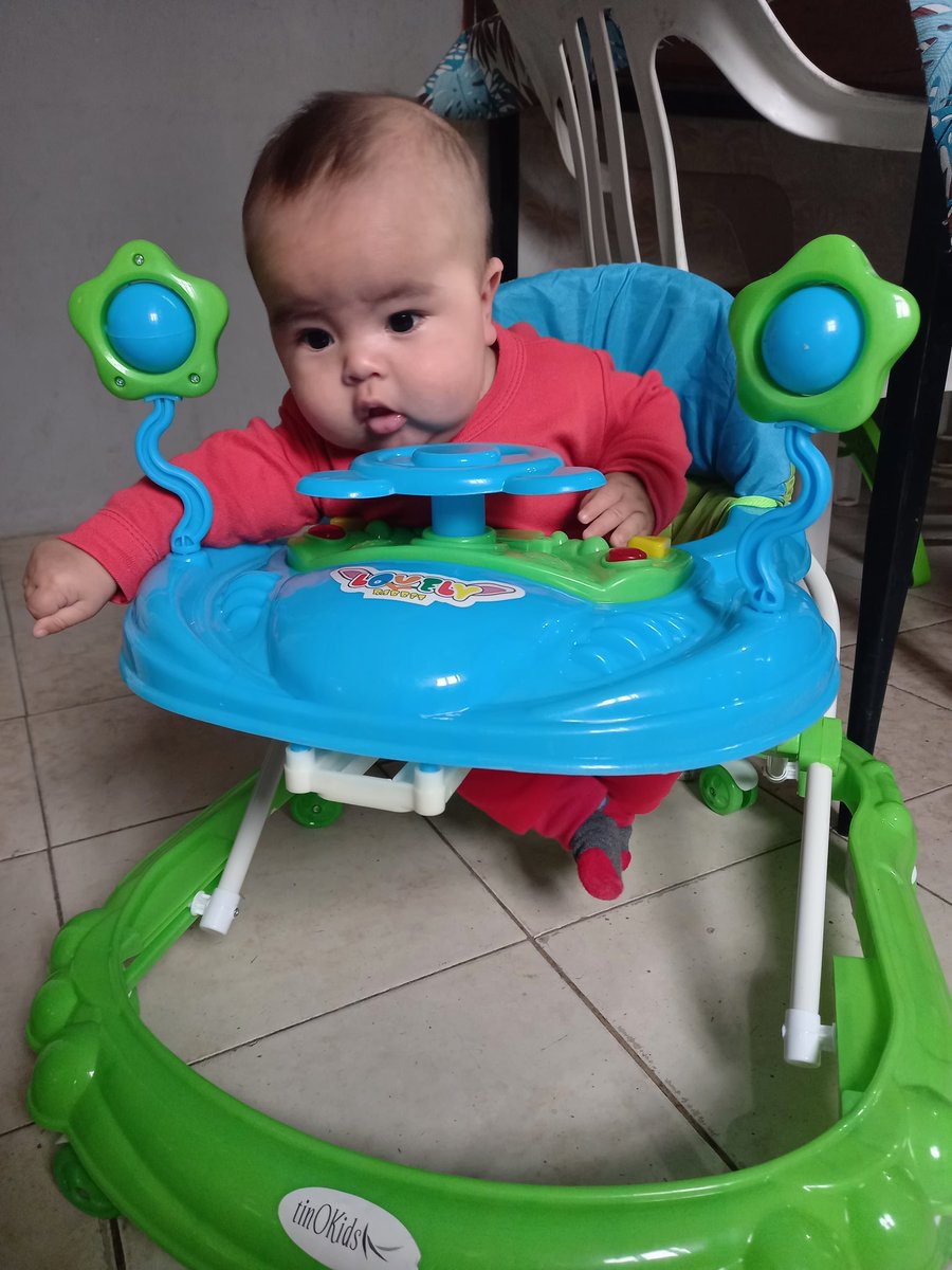 Alguien está contento por que tiene caminador 😍😍 <a href="/GabiiOrellano1/">🌟Gabii Orellano🌟</a>