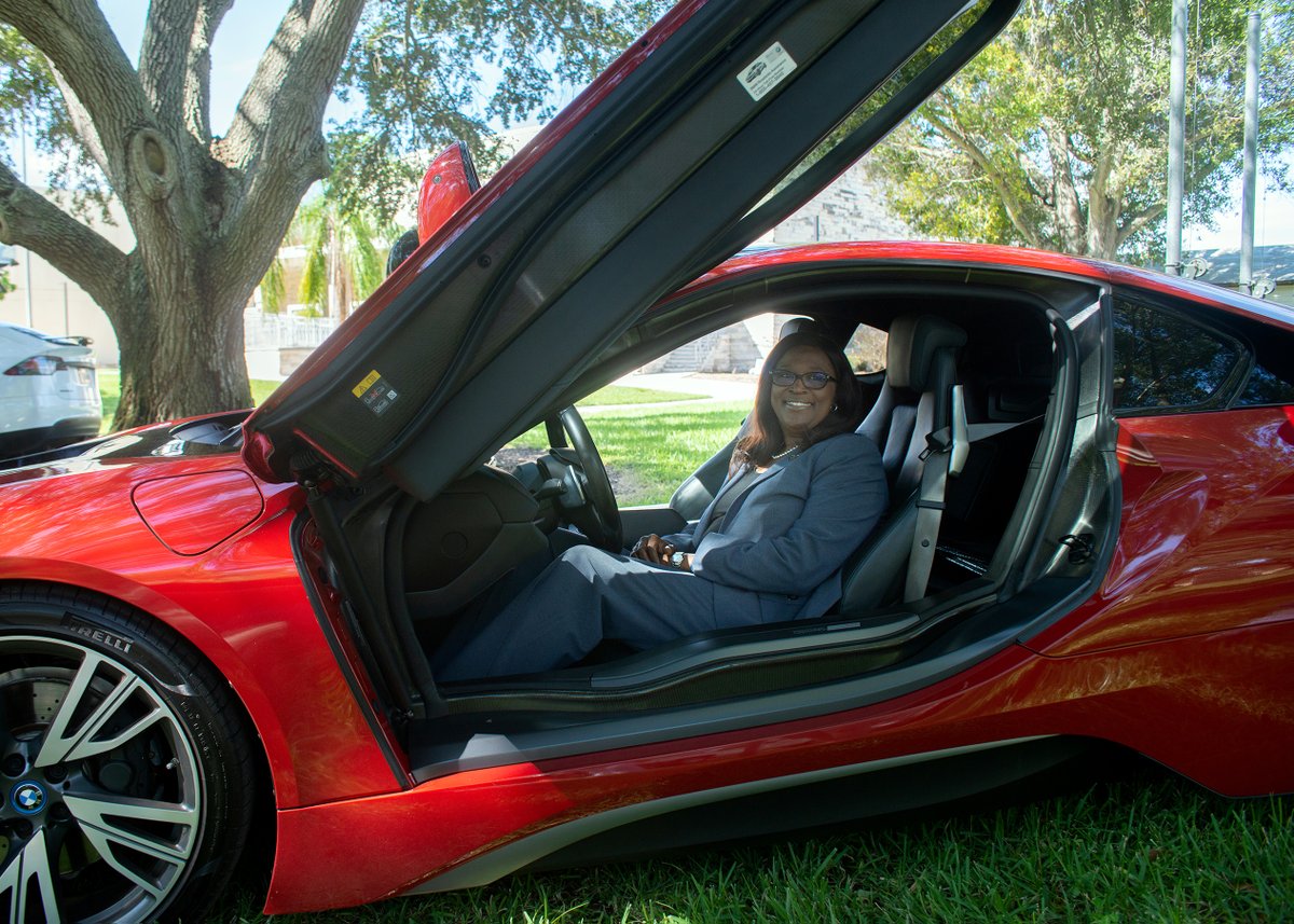 SPCPresident's tweet photo. It's always great to see all the ways SPC faculty and staff endeavor to keep our students and the community engaged.
I thoroughly enjoyed today's innovative event at #SPCClearwater that highlighted emerging careers in the energy industry and even showed off electric vehicles! https://t.co/ISaaMwmeBS