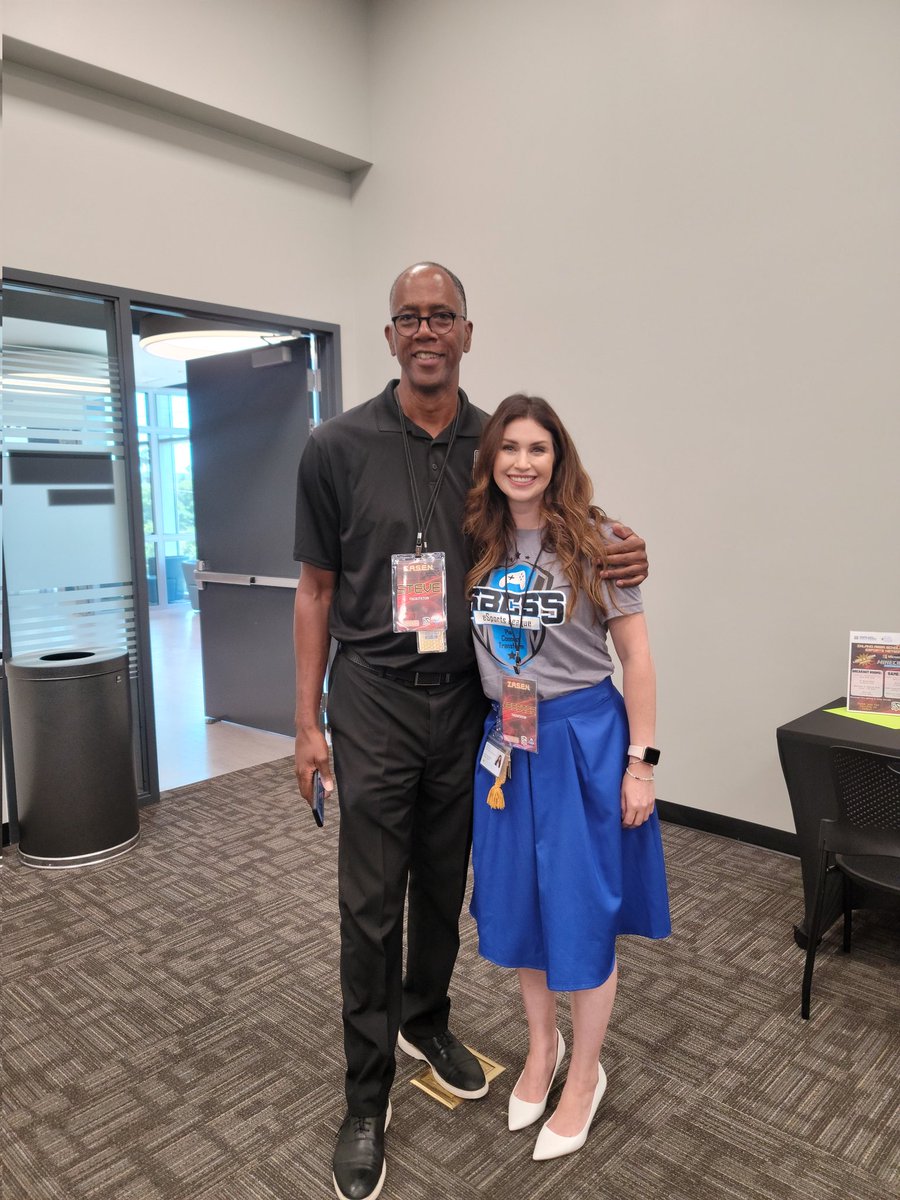DrSharisaChan's tweet photo. Love the networking and reconnecting with so many amazing folks during the first IASEN meeting of the year! #esportsforthewin @SBCSS_EdTech https://t.co/fCvOlSmi5C