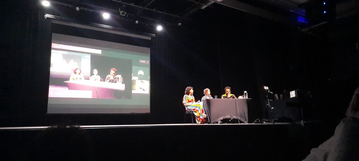 unimidiaunicamp's tweet photo. E TA ROLANDO A MESA DE ROTEIRO DE HUMOR.... https://t.co/ybvORgZHCW