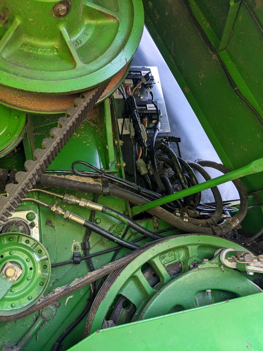 BottomLineSolu1's tweet photo. Another @PrecisionPlant #YieldSense install on a John Deere 9600 in the books for #harvest22. π½π±
#BLSyourPrecisionAgSource
#TrustBLS https://t.co/u05OyNjKoV