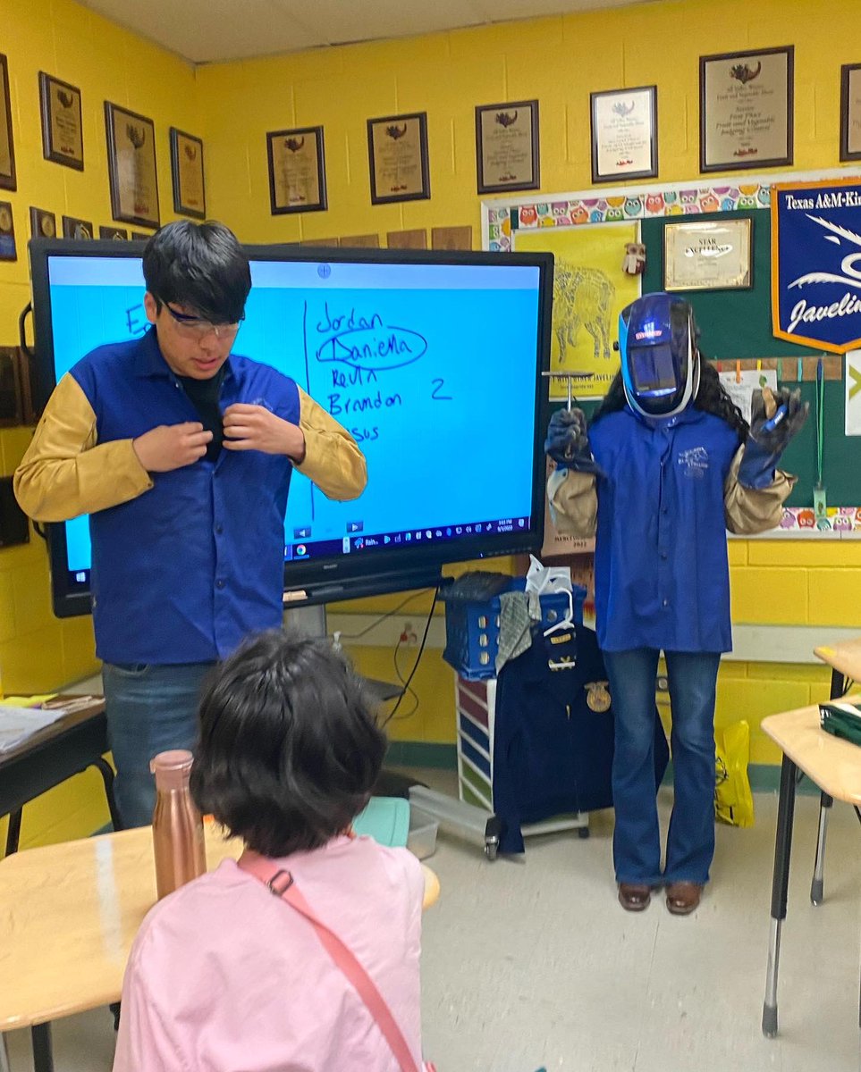 ag_rowe's tweet photo. Shop safety and hazards PPE relay race! Reinforcement of the proper safety gear and identifying hazards in the shop!! @McAllenISDCTE #agrocks 🤠🦉 https://t.co/6jZLXzjQnS