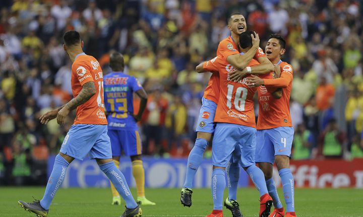 azul8Acrema's tweet photo. Las últimas 4 visitas de 🐯 al 🏟️ Azteca en torneo regular:
• #AP2021: 🦅 1️⃣-0️⃣ 🐯
• #G2020: 🦅 3️⃣-1️⃣ 🐯
• #CL2020: 🦅 1️⃣-0️⃣ 🐯
• #CL2019: 🦅 3️⃣-0️⃣ 🐯
#SomosAmérica 🔵🟡 https://t.co/WDjhxXGulN