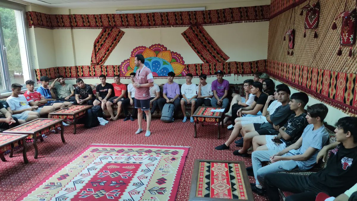 GSB_YuregirGM's tweet photo. #GençlikveSporBakanlığı'mız tarafından Medeniyet, Tarih ve Kültür kampları temasıyla düzenlenen Çanakkale grubumuz bugün yola çıktı. Yolculuk öncesi gençlerimize kamp ve merkezimiz hakkında detaylı bilgi verildi. https://t.co/GjiqR8YP8D