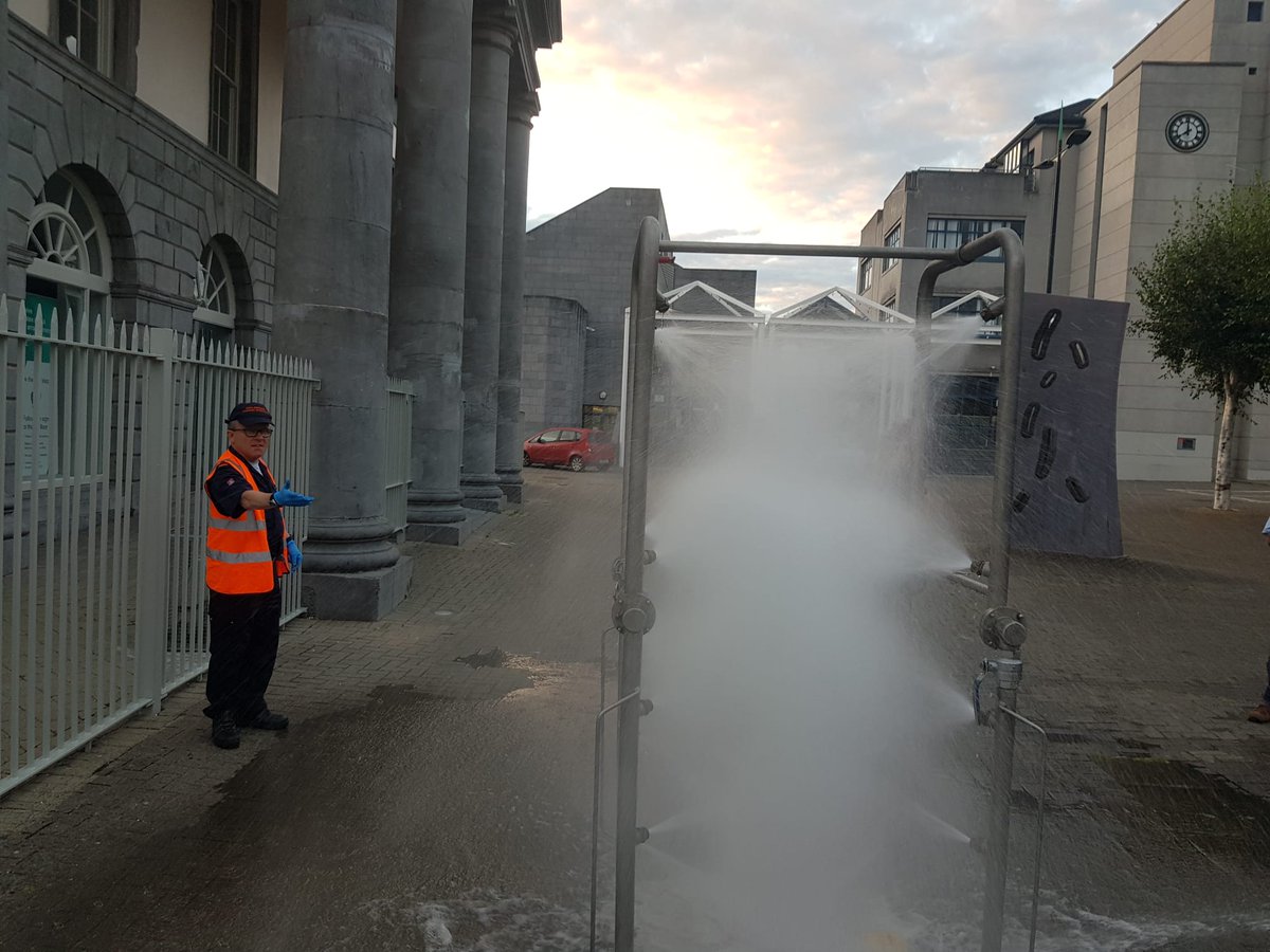limerickcd's tweet photo. Equipment familiarisation this evening ahead of the weekends duties.
.@limericknarwha1 Massive thanks to @LimerickFire for the assist.
@CivilDefenceIRL @LimerickCouncil
@ilovelimerick @thisislimerick
#ourvolsrock👏👏👏 #limerickcivildefence https://t.co/P08mI3LsvW