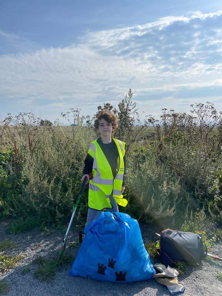 ClontarfTidy's tweet photo. Well done to Samuele one of our junior #TidyTowns volunteers who did a #2minutebeachclean on #BullIsland this week. Samuele along with his mum have also signed up to #AdoptYourPatch and are helping to #KeepClontarfTidy https://t.co/yQsZDt4YLg