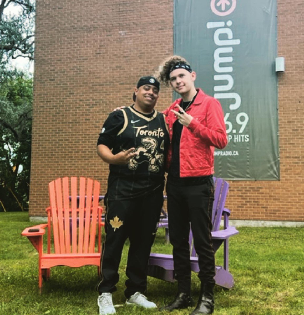 RPMpromotion's tweet photo. π¦thereβs some Sugar over at @jumpottawa & @francescoyates ! Stay tuned for @mrdradioβs full hang with Francesco while heβs in town with @officialatck & @backstreetboys tonight at @CdnTireCtr ! #ottawa #BSB #DNATour #WelcomeToTheParty #FrancescoYates #IceCream #DQ #JumpRadio https://t.co/fGB224mhLg