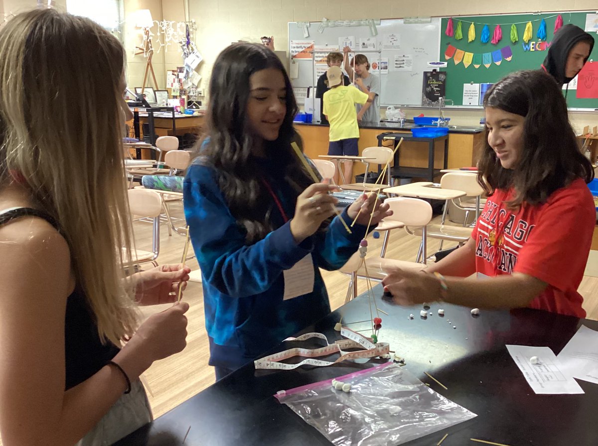 Mrs. Stengren tweet media