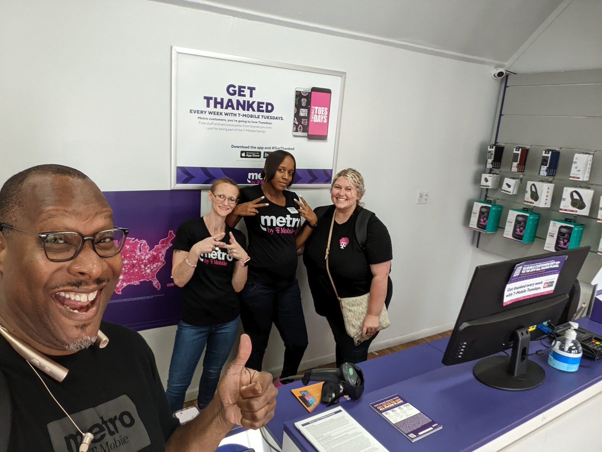 Randall Carter (@r_carte06) on Twitter photo Elevating our Customers Experience in Little Rock, AR! Great job to team Unicom on Broadway! #metrobytmobile <a href="/WinstonAwadzi/">Winston Awadzi</a> <a href="/SteveGerevas/">Steve Gerevas</a> <a href="/def_steph15/">Stephanie Morrison</a> Elevating our Customers Experience in Little Rock, AR! Great job to team Unicom on Broadway! #metrobytmobile <a href="/WinstonAwadzi/">Winston Awadzi</a> <a href="/SteveGerevas/">Steve Gerevas</a> <a href="/def_steph15/">Stephanie Morrison</a>