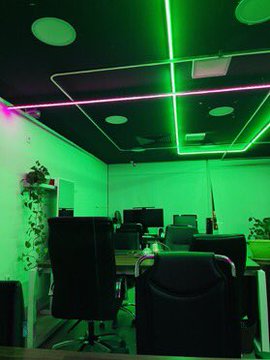 اینجا نایت کلاب نیست؛ داخل کس زهرا رهنورده.