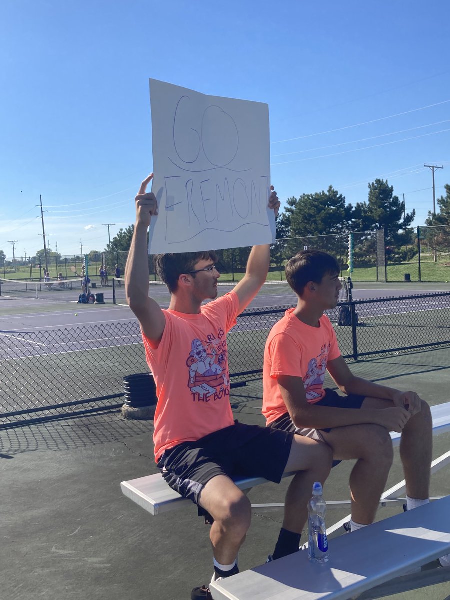 FRHS_Athletics's tweet image. You gotta love having a student section at a tennis match. ⁦@PurplePitCrew1⁩