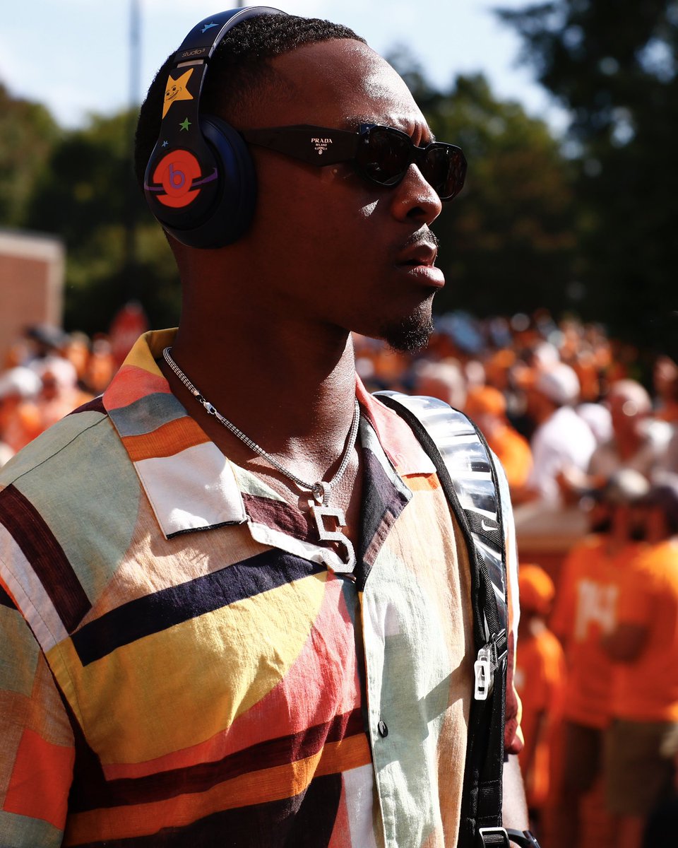 Vol_Football's tweet photo. HENDO 5️⃣ CINCO https://t.co/1NAKqC2H7A