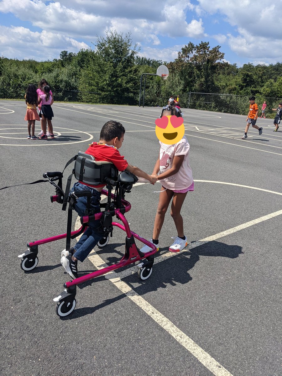 The weather is finally starting to cool down a bit and these kids are loving it!! Bring on fall! 🍁🍂 <a href="/BullRunES/">FCPSBullRunES</a>