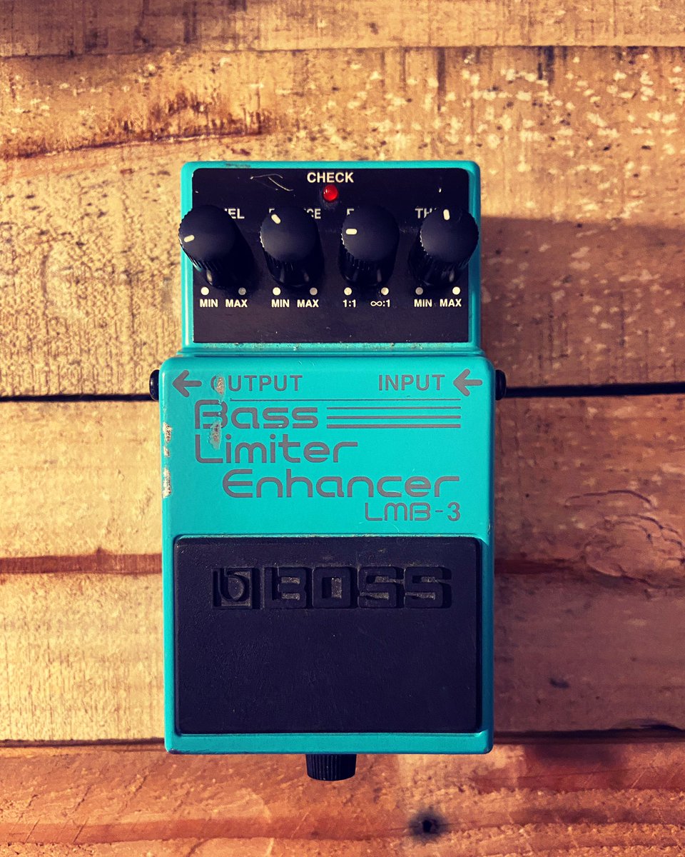 MadeForBass's tweet photo. Added another pedal to my BOSS bass pedal collection. 

The LMB-3 provides dynamic range control using a limited effect and an when we circuit which is supposed to provide increased clarity and presence. 

#boss #bosspedals #bossbass #basspedal #basseffects #basslimiter #lmb https://t.co/w9PLPY6woI