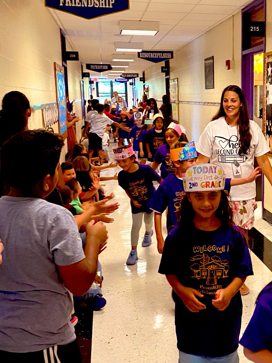christinelem's tweet photo. A favorite first day tradition @IslipCRES- Welcoming 2nd graders to our family!   #successatCRES #isliprising https://t.co/EBoz7bzzbX
