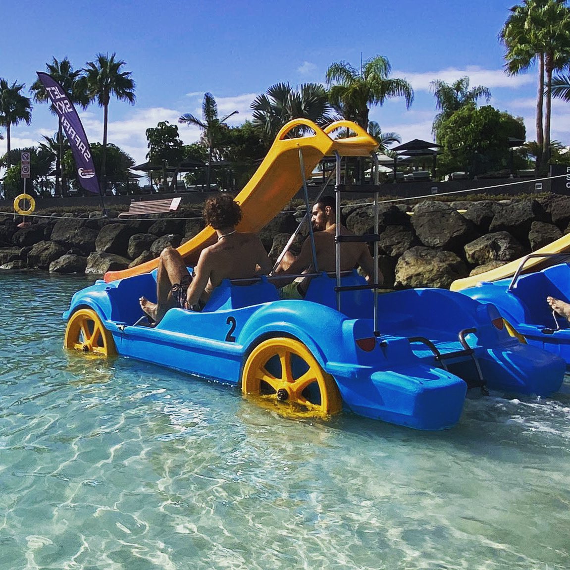 🌊The players of the Gran Canaria Basketball Club @grancanariacb exchanged the training ground for the Anfi del Mar beach for one day, where they enjoyed a very fun day.

🏀A special day to prepare for a demanding season in the first category of spanish basketball!!