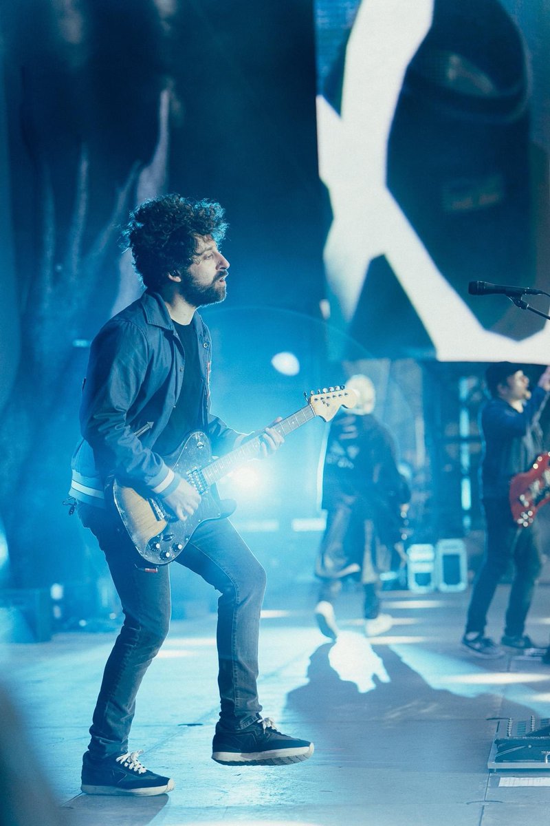 falloutboy's tweet image. happy bday to the best dude, @trohman 🎉🎂🥳