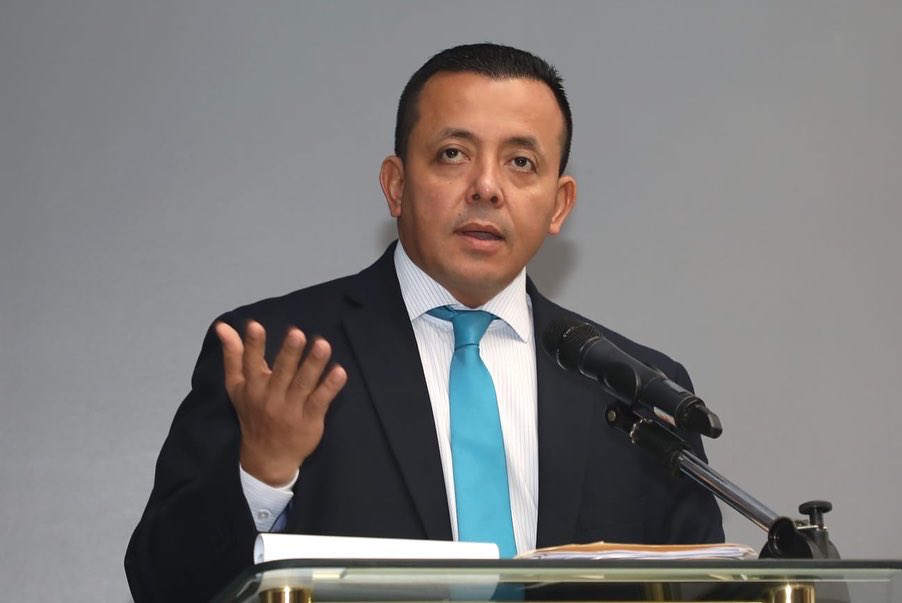 asambleapa's tweet photo. Esta audiencia contó con la participación de distribuidores y dueños de farmacias pequeñas, quienes expusieron sus aportes e inquietudes a los artículos que aún faltan por ser modificados dentro del proyecto y que se encuentran recogidos en el cuarto bloque. https://t.co/AemDqvMBt2