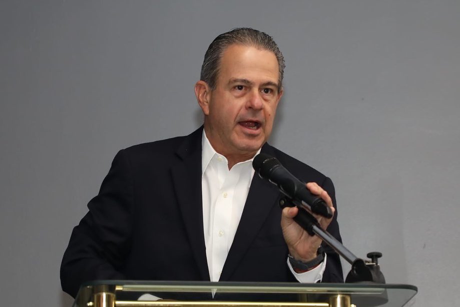 asambleapa's tweet photo. Esta audiencia contó con la participación de distribuidores y dueños de farmacias pequeñas, quienes expusieron sus aportes e inquietudes a los artículos que aún faltan por ser modificados dentro del proyecto y que se encuentran recogidos en el cuarto bloque. https://t.co/AemDqvMBt2