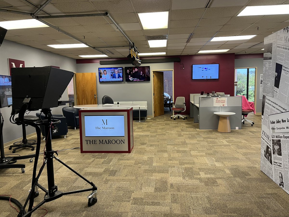LoynoSCD's tweet photo. Hey SCD students! Do you recognize this spot inside the CMM?🐺 #loynoscd #wolfpack @Loyola_Maroon https://t.co/x3aH6T2rDU
