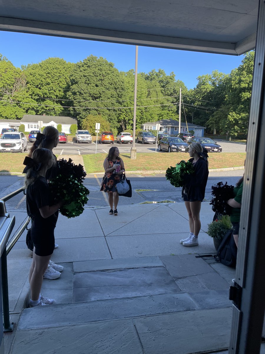 DESPrincipal1's tweet photo. Thank you to the Nichols Cheer Team who came out on our first day to cheer students and staff when they entered the building.  It was a GREAT first day! https://t.co/1DenqSgigM