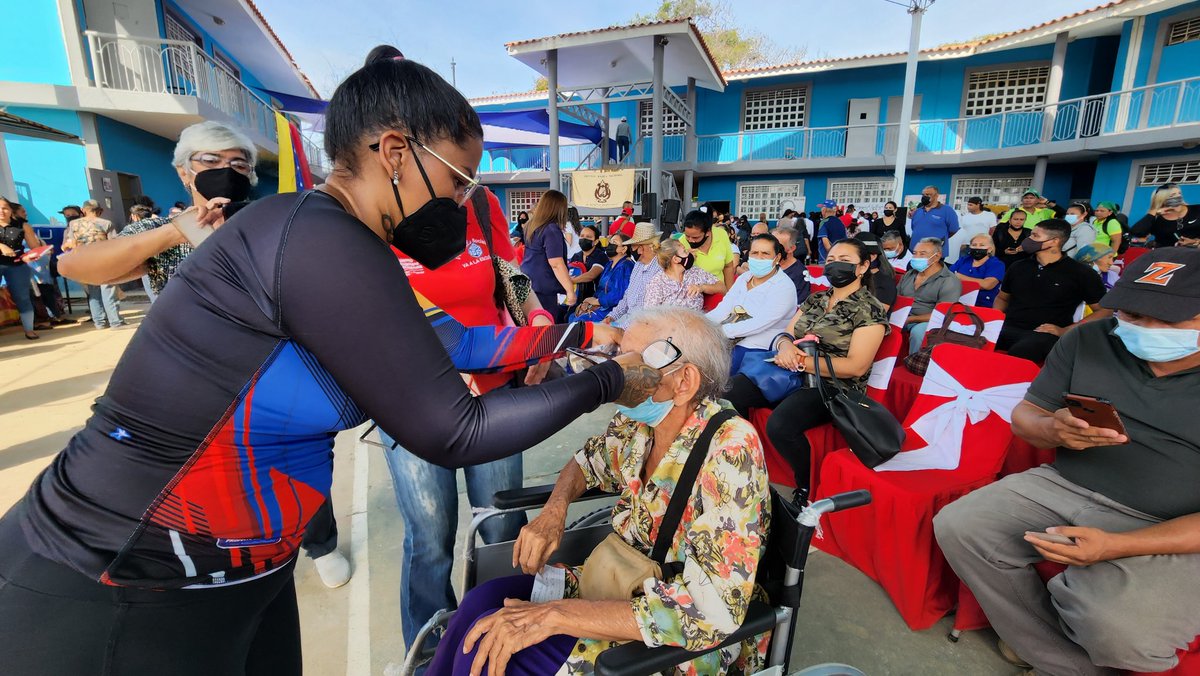 ¡Tierra del Sol Amado! 

En nombre del Pdte. <a href="/NicolasMaduro/">Nicolás Maduro</a>, continuamos brindando atención médica integral a nuestros docentes, administrativos, obreros, madres cocineras y sus familias. 

@MPPEDUCACION 
<a href="/IpasmeOficial/">Ipasme Oficial</a>