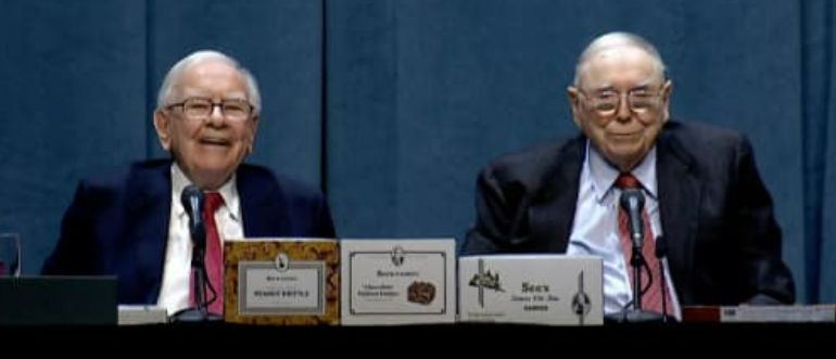 YunLi626's tweet photo. Warren Buffett and Charlie Munger have been friends for more than 6 decades and business partners for more than 5.
"We knew we were sort of made for each other and we’ve never had an argument in this whole time, we are strong minded."
#buffettsays #BuffettBuffet https://t.co/dIhBBpDhFU
