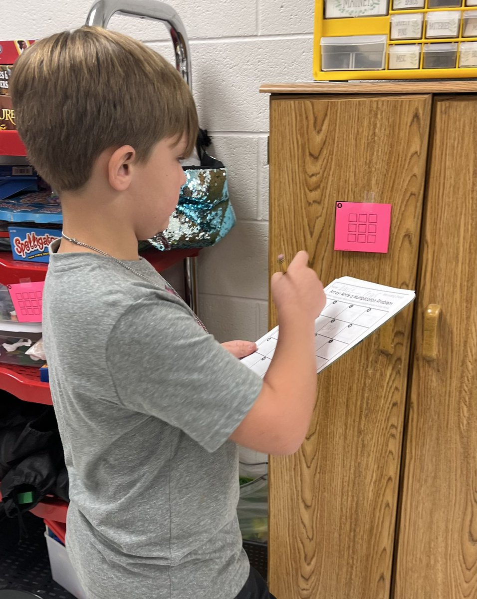 SmithJama's tweet photo. Ss hard at work learning about arrays and multiplication! @DCS_Overpark #MightyMustangs https://t.co/UXTEqVL2dp