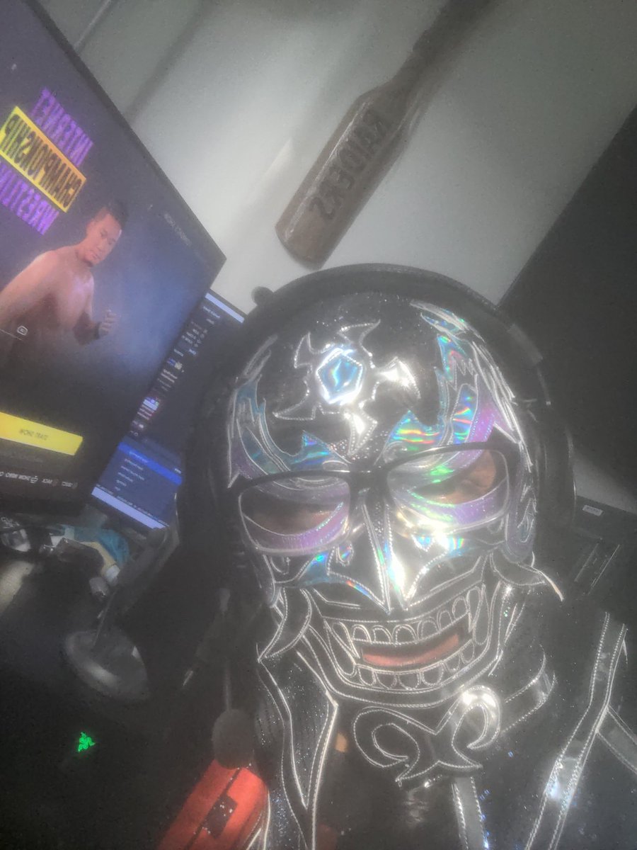 Dankybing's tweet photo. We are live!!! https://t.co/VV2JyqvE0o